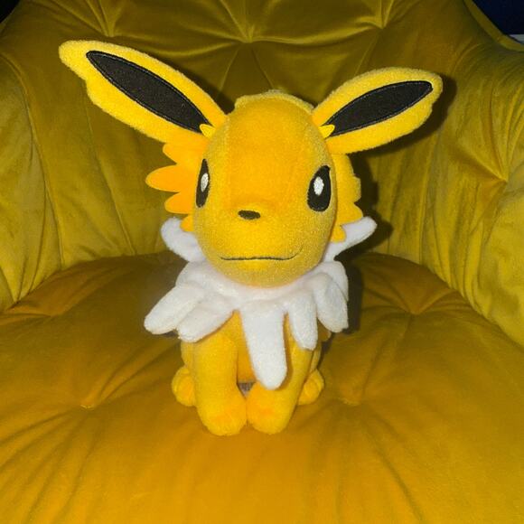 Tomy Pokémon Jolteon Plush | EUC/New Without Tags | 2015 Authentic - Picture 1 of 5